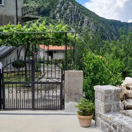 Anastasija Apartment Kotor Exterior photo